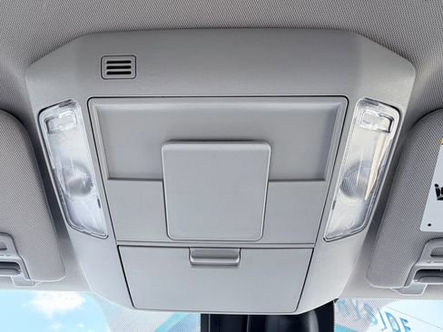 Used 2019 Toyota Tundra SR5 AWD/4WD image 16