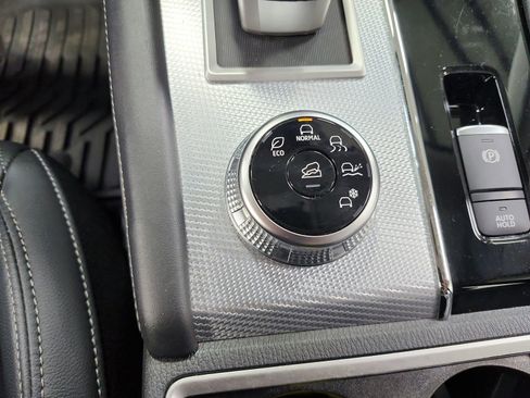 Used 2024 Mitsubishi Outlander SEL image 28