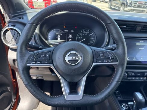 Used 2023 Nissan Kicks SR w/ SR Premium Package FWD image 16