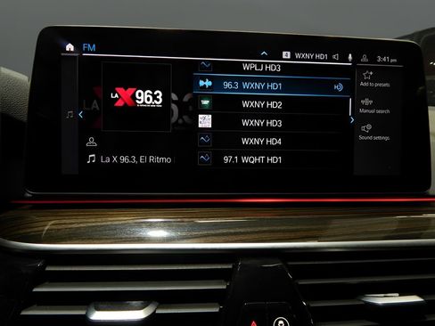 Used 2023 BMW 530e xDrive w/ Premium Package AWD/4WD image 20