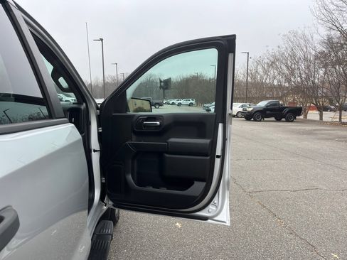 Used 2020 Chevrolet Silverado 1500 Custom w/ Custom Value Package image 32