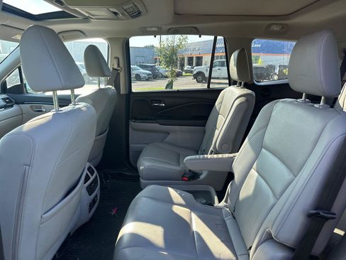 Used 2018 Honda Pilot Elite image 7