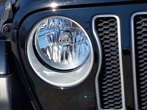 Certified 2022 Jeep Wrangler Unlimited Sahara image 9