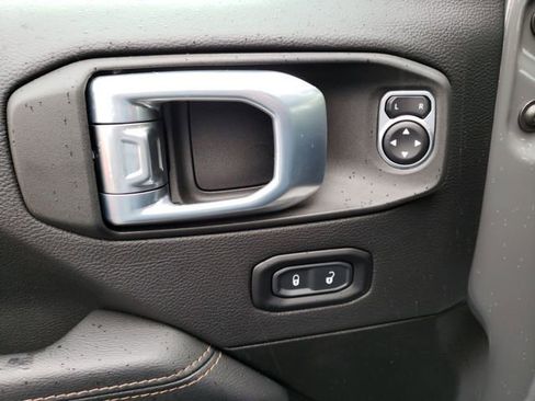 Used 2022 Jeep Wrangler Unlimited Rubicon w/ Trailer Tow Package image 18