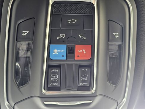 New 2025 Jeep Grand Cherokee L Altitude image 20