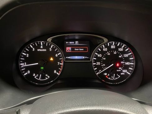Certified 2018 Nissan Pathfinder SV image 16