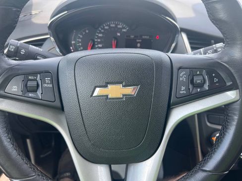 Used 2017 Chevrolet Trax LT w/ LT Convenience Package AWD/4WD image 14