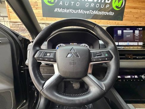 Used 2023 Mitsubishi Outlander SE Black Edition AWD/4WD image 17