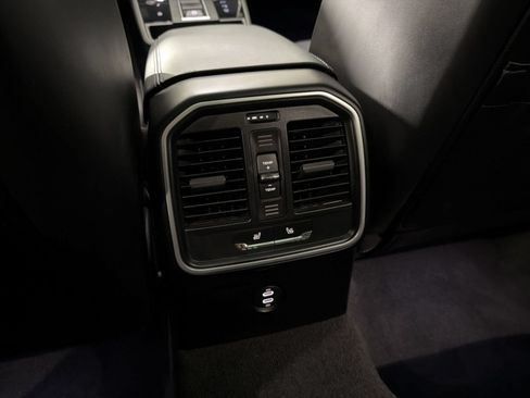 Used 2023 Porsche Macan S AWD/4WD image 32