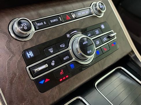 Used 2020 Lincoln Aviator Reserve w/ Elements Package Plus image 30