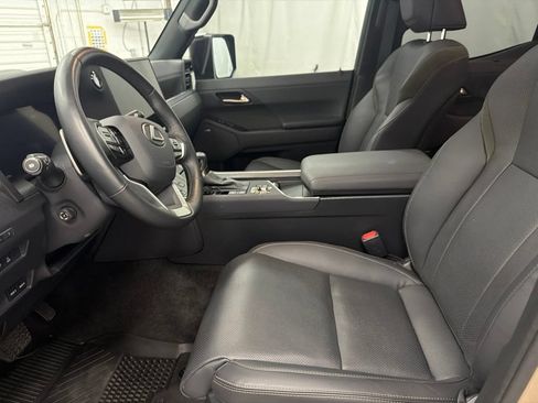 Used 2025 Lexus GX 550 AWD/4WD image 15