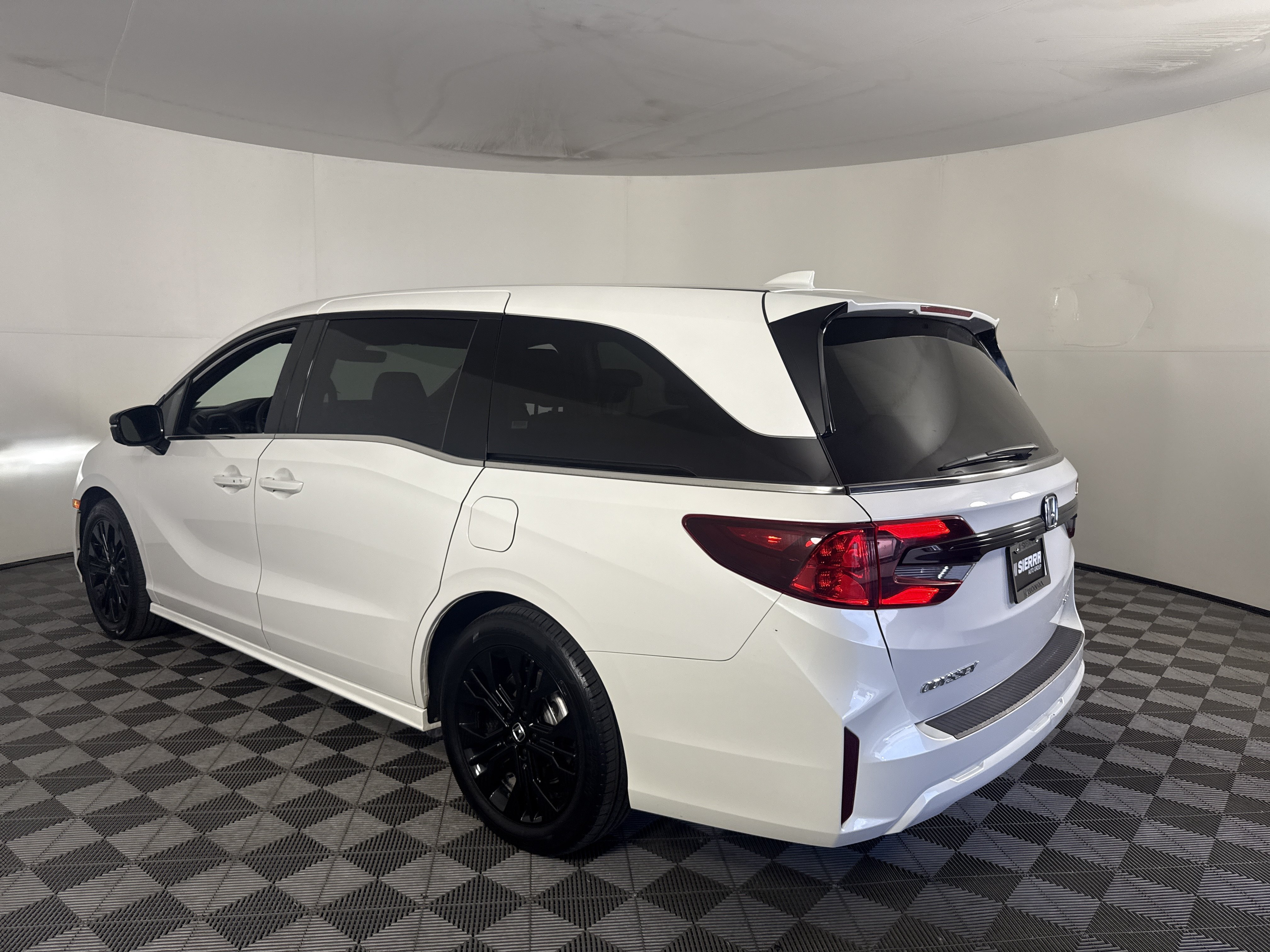 Used 2025 Honda Odyssey Sport-L image 31