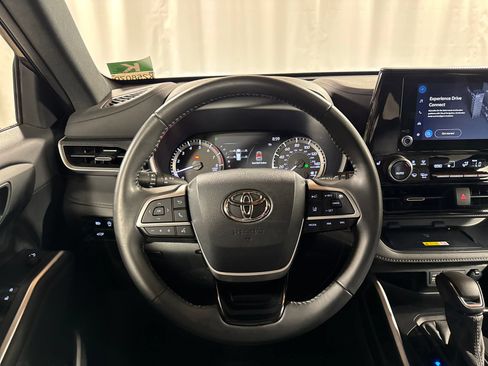 Used 2023 Toyota Highlander XSE AWD/4WD image 23