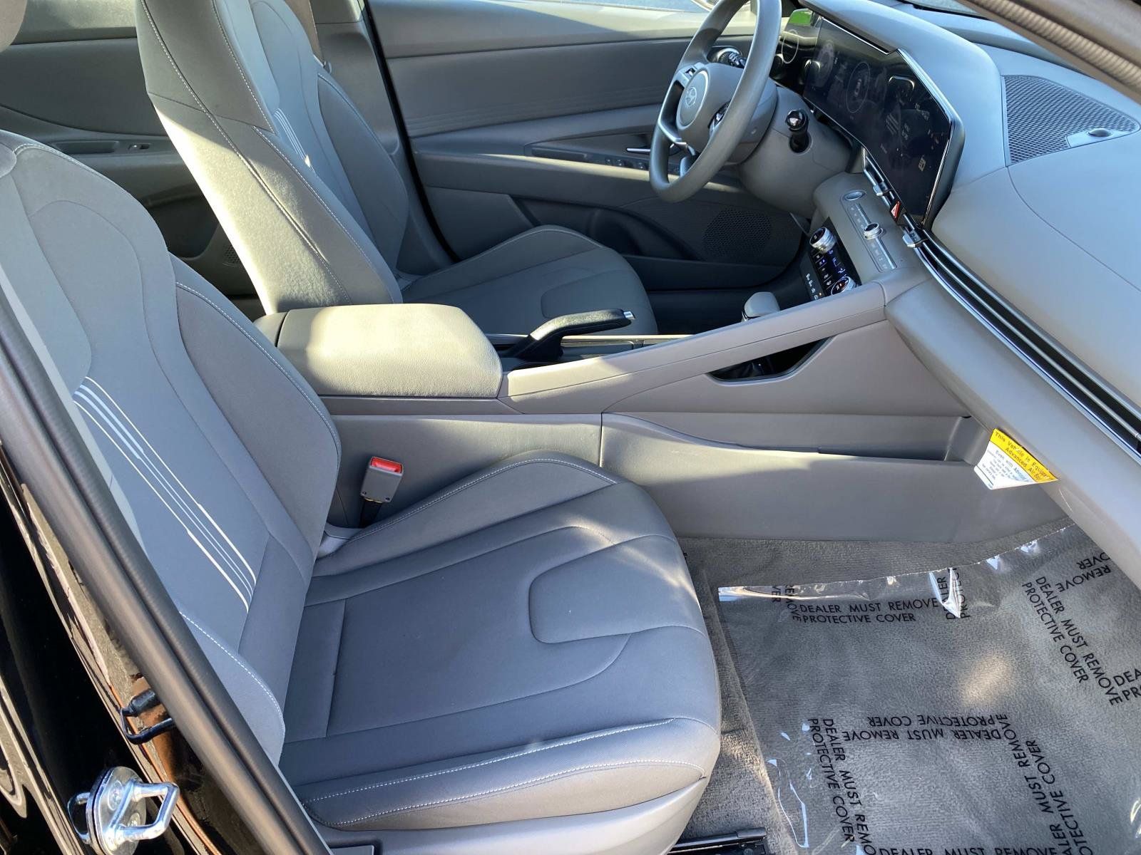 Used 2024 Hyundai Elantra SEL FWD image 21