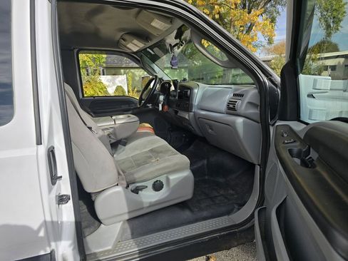 Used 2006 Ford F250 XL image 11