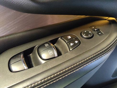 Used 2018 Nissan Murano SL w/ Moonroof Package image 27