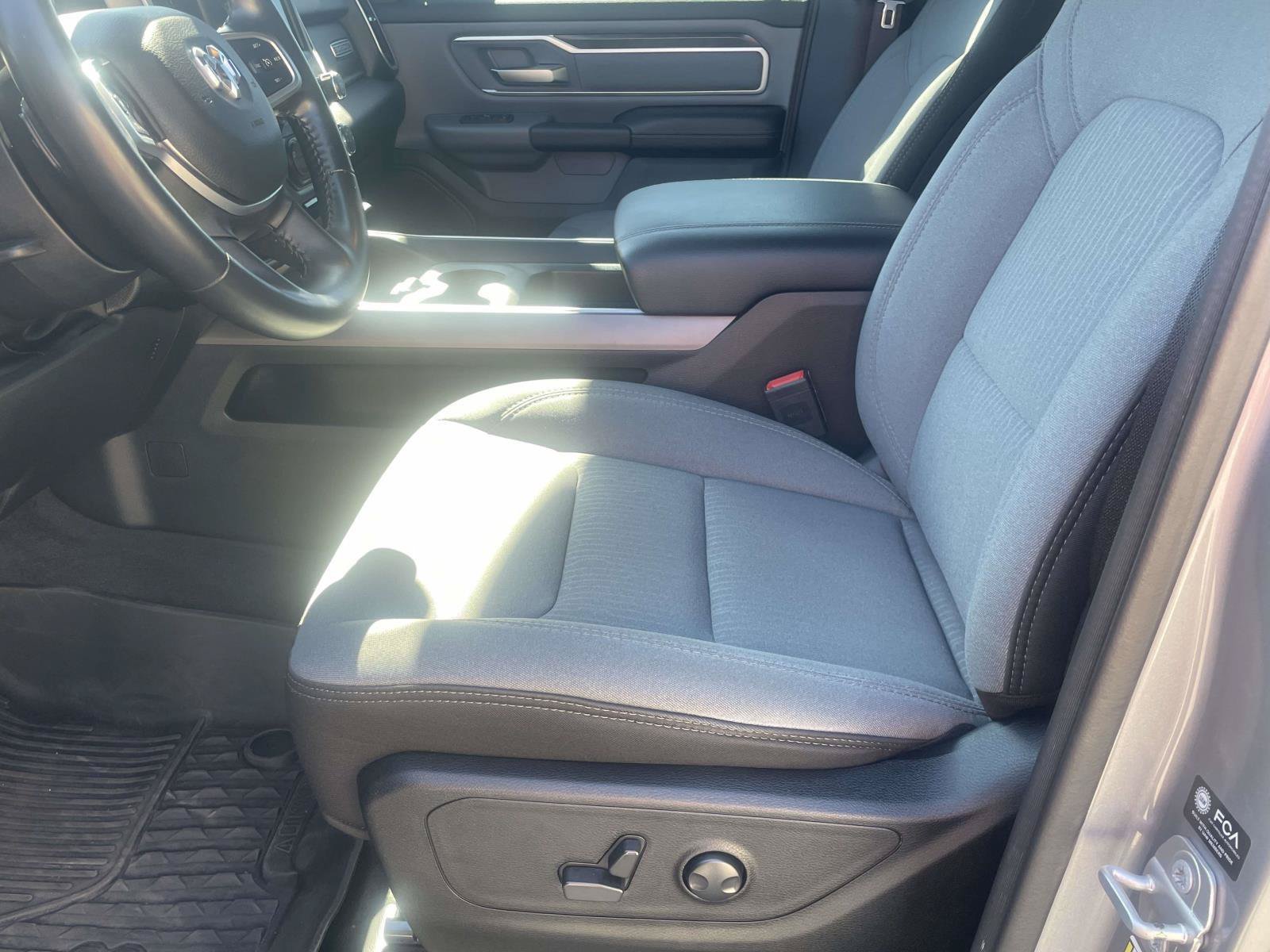 Used 2022 RAM 1500 Big Horn AWD/4WD image 18