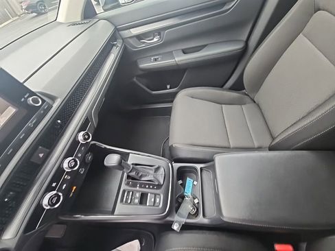Certified 2025 Honda CR-V LX image 22