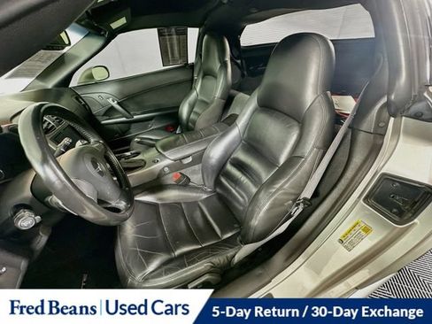 Used 2006 Chevrolet Corvette Coupe w/ Preferred Equipment Group RWD image 27