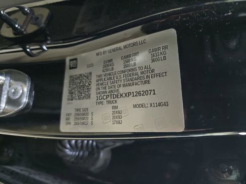 Used 2023 Chevrolet Colorado Z71 w/ Z71 Convenience Package 2 image 36