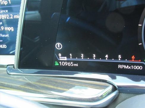 Certified 2024 Cadillac Escalade Sport w/ LPO, ONYX Package AWD/4WD image 34