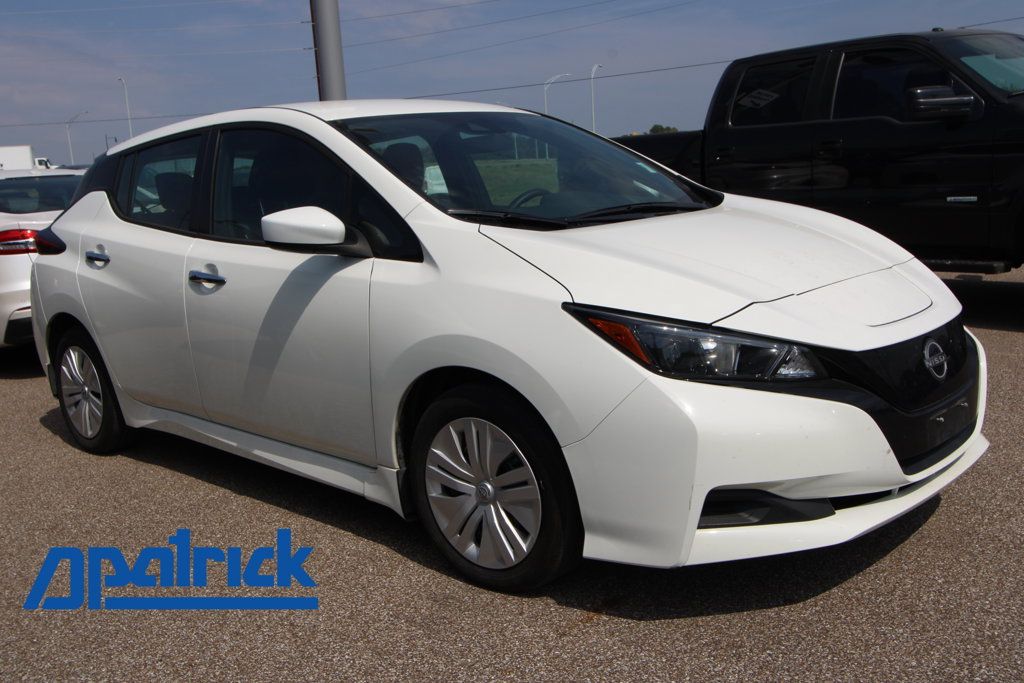 Used 2025 Nissan Leaf S FWD image 1