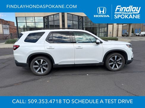 Used 2025 Honda Pilot Elite image 6