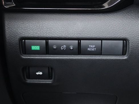 Certified 2025 Nissan Sentra SV image 38