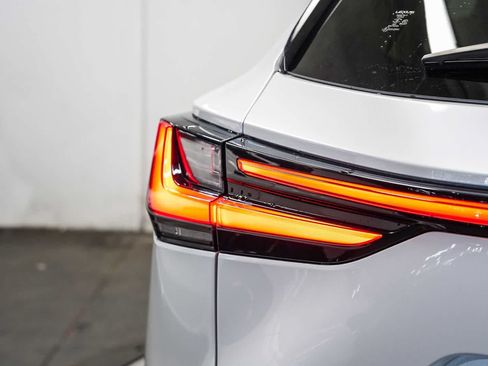 Used 2024 Lexus NX 350h AWD image 11