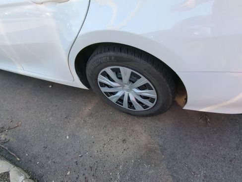 Used 2020 Toyota Camry LE w/ Sunroof Package image 5