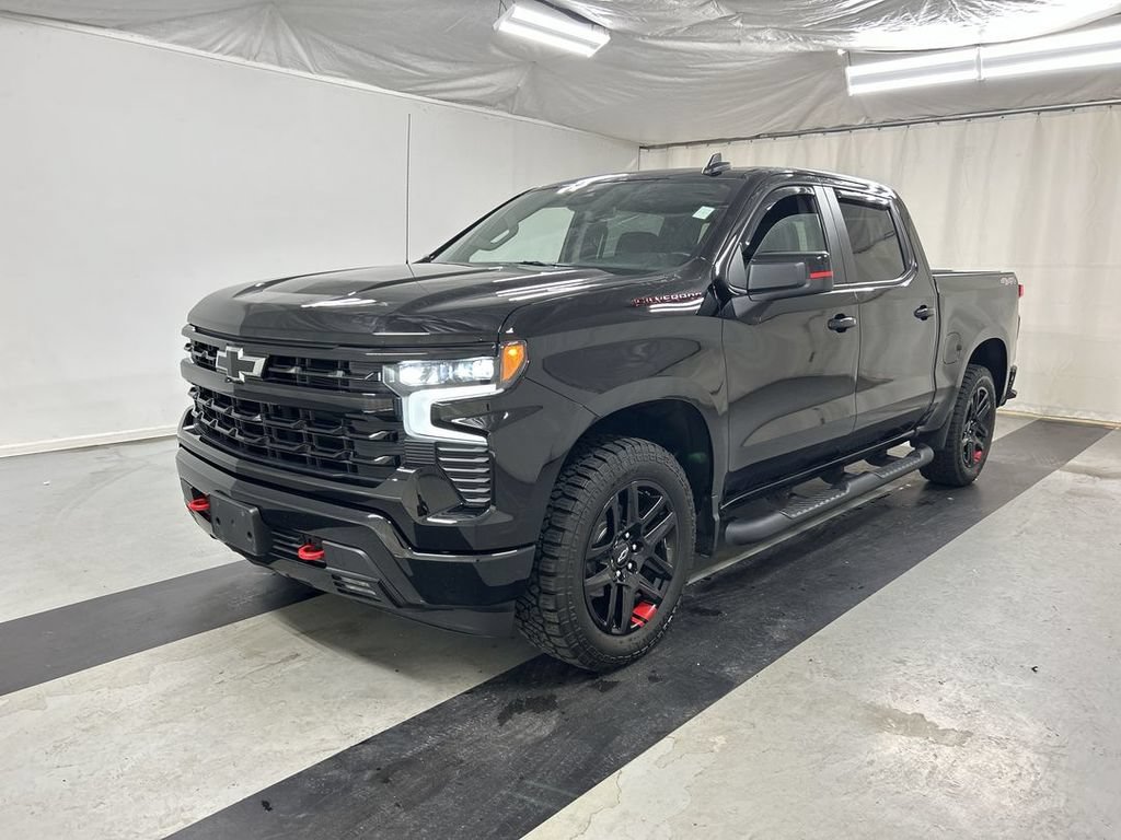 Used 2024 Chevrolet Silverado 1500 RST w/ Redline Edition AWD/4WD image 5