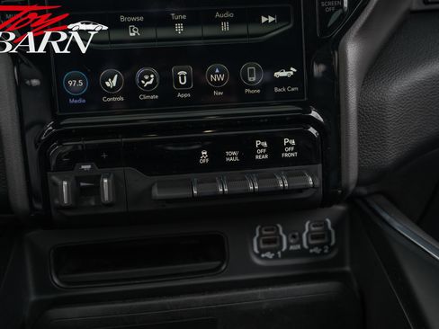 Used 2021 RAM 1500 Laramie image 42