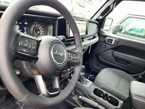 New 2025 Jeep Wrangler Unlimited Rubicon w/ XTREMEE 35" Tire Package image 12