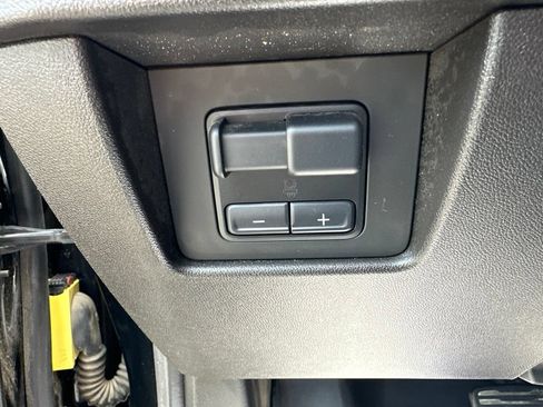 Used 2024 Chevrolet Colorado Trail Boss w/ Safety Package AWD/4WD image 21