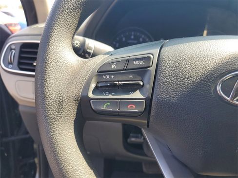 Used 2020 Hyundai Elantra GT image 16