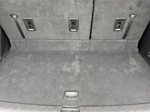 Used 2023 Chevrolet Traverse LT image 18