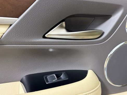 Used 2018 Lexus LX 570 4WD image 29