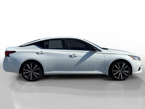 Used 2022 Nissan Altima 2.0 SR FWD image 6