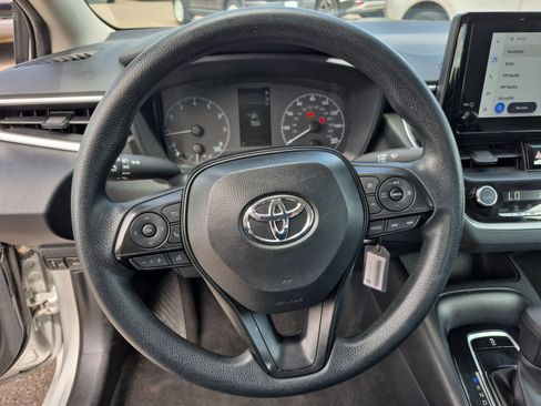 Used 2025 Toyota Corolla LE FWD image 9