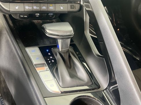 Used 2023 Hyundai Elantra SEL w/ Convenience Package image 17