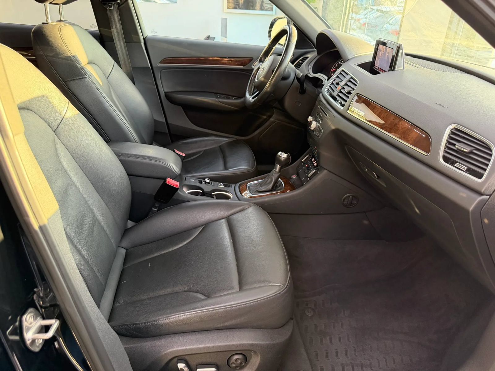 Used 2018 Audi Q3 2.0T Premium Plus w/ Premium Plus Package AWD/4WD image 11