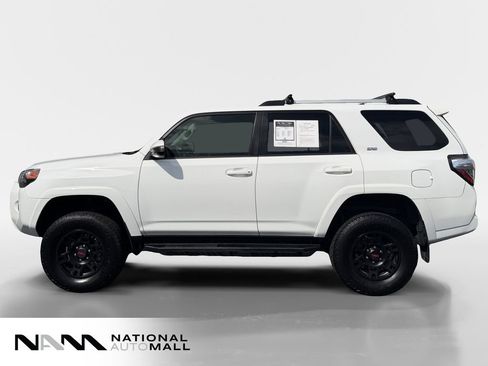 Used 2021 Toyota 4Runner SR5 AWD/4WD image 2
