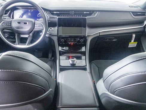 New 2025 Jeep Grand Cherokee L Altitude image 31