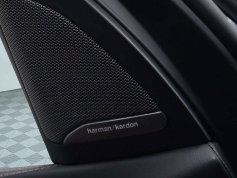 Used 2025 BMW X7 xDrive40i w/ Premium Package image 25