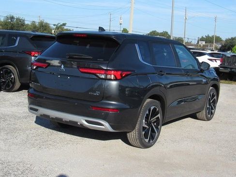 New 2025 Mitsubishi Outlander SE AWD/4WD image 3