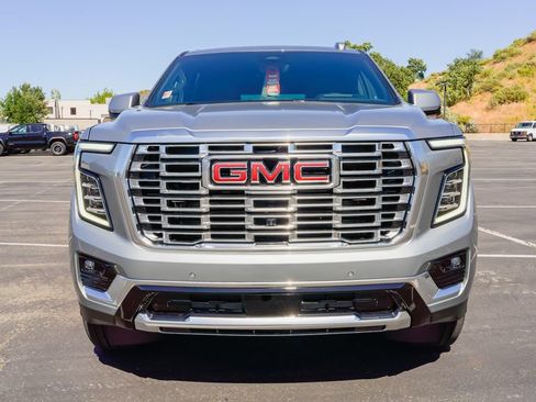 New 2026 GMC Yukon XL Denali w/ Denali Reserve Package AWD/4WD image 4