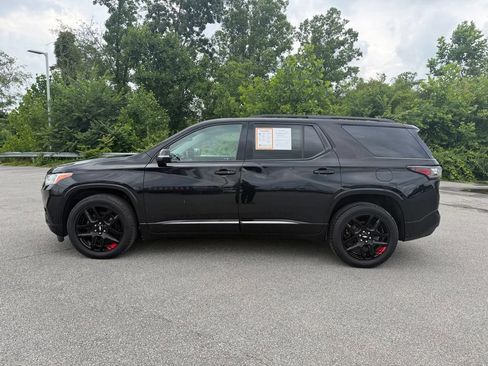 Used 2020 Chevrolet Traverse Premier w/ Redline Edition AWD/4WD image 2