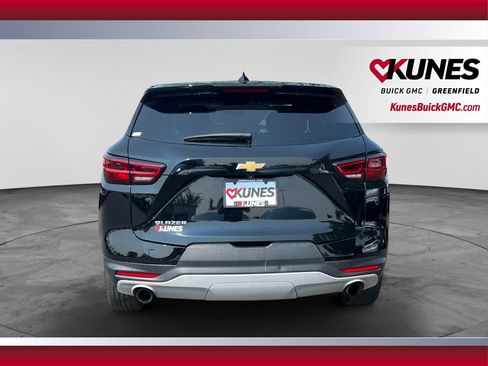 Used 2025 Chevrolet Blazer LT FWD image 9