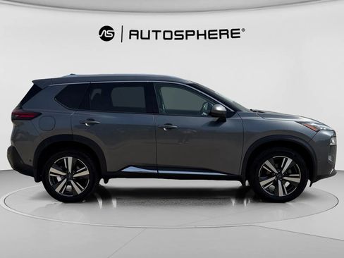 Used 2023 Nissan Rogue SL w/ SL Premium Package image 11