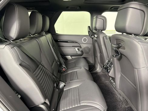 New 2026 Land Rover Discovery S image 29